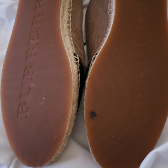 Authentic Burberry Espedrilles - Picture 3 of 5